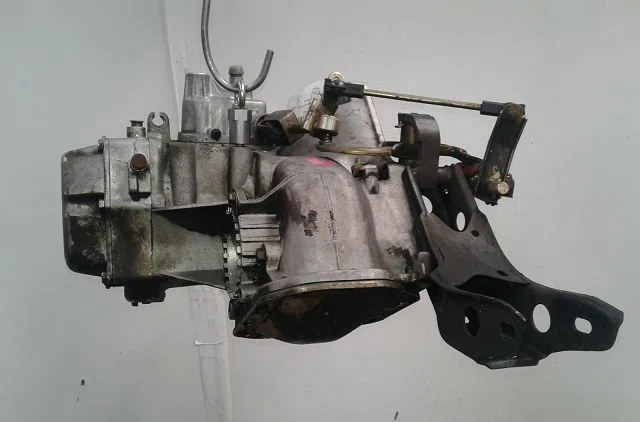 Boîte de vitesses manuelle Opel CORSA A 3/5 portes (S83) 1.3 s (f08, m08, f68, m68) (1982-1989) occasion — photo 2