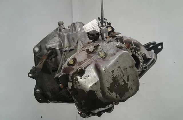 Boîte de vitesses manuelle Opel CORSA A 3/5 portes (S83) 1.3 s (f08, m08, f68, m68) (1982-1989) occasion — photo 3