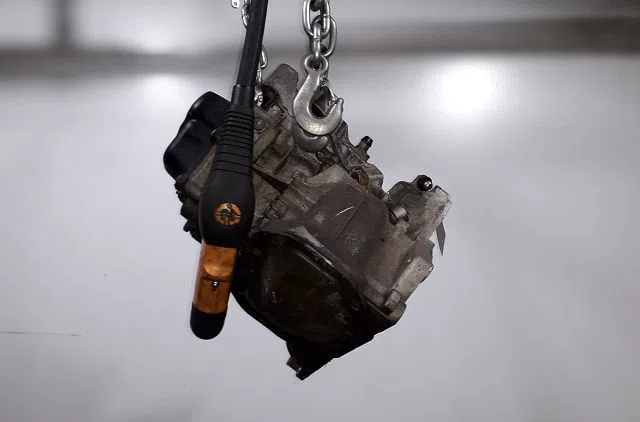 Boîte de vitesses manuelle Opel CORSA D (S07) 1.0 (l08, l68) (2009-2014) 3 portes occasion — photo 3