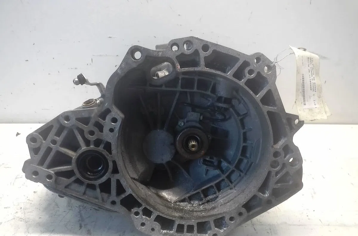 Boîte de vitesses manuelle Opel CORSA D (S07) 1.3 cdti (l08, l68) (2006-2014) 5 portes occasion — photo 2