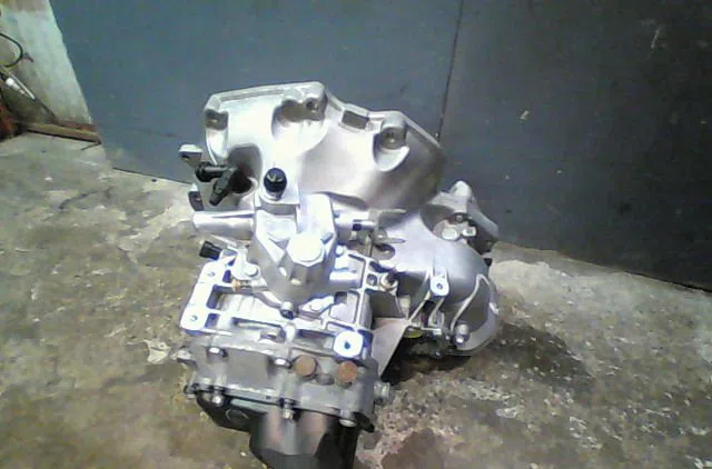 Boîte de vitesses manuelle Opel CORSA D (S07) 1.4 (l08, l68) (2006-2014) 3 portes occasion — photo 2