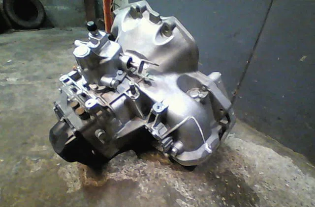 Boîte de vitesses manuelle Opel CORSA D (S07) 1.4 (l08, l68) (2006-2014) 3 portes occasion — photo 3