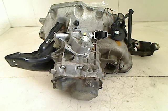 Boîte de vitesses manuelle OPEL CORSA II occasion — photo 3