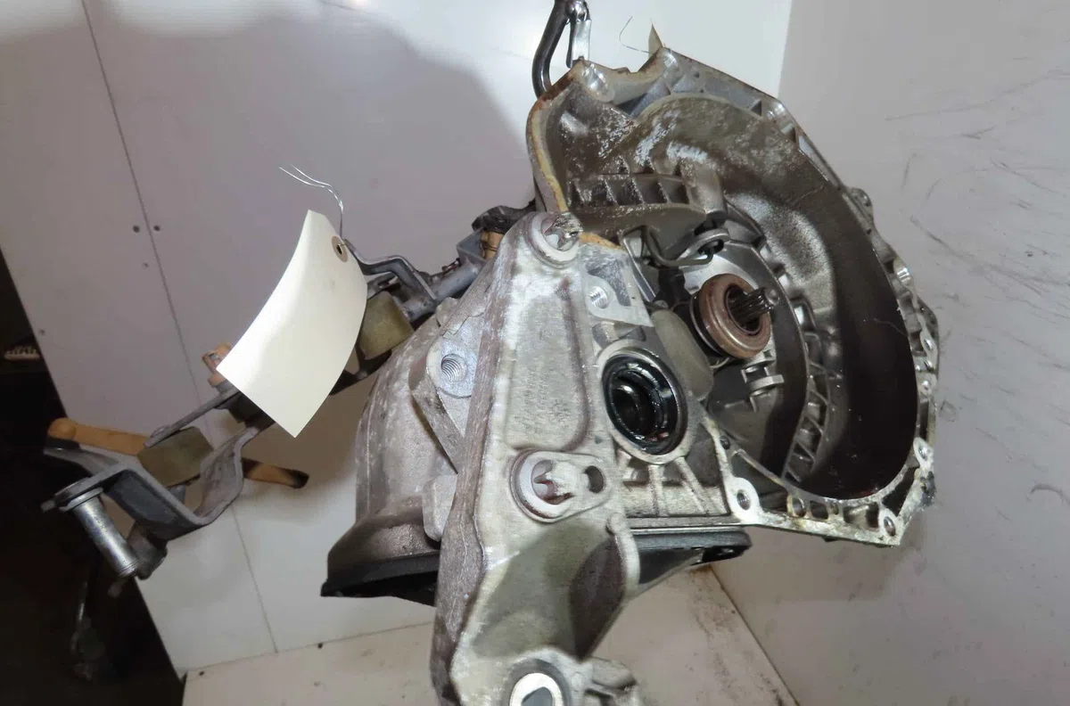 Boîte de vitesses manuelle OPEL CORSA IV occasion — photo 2