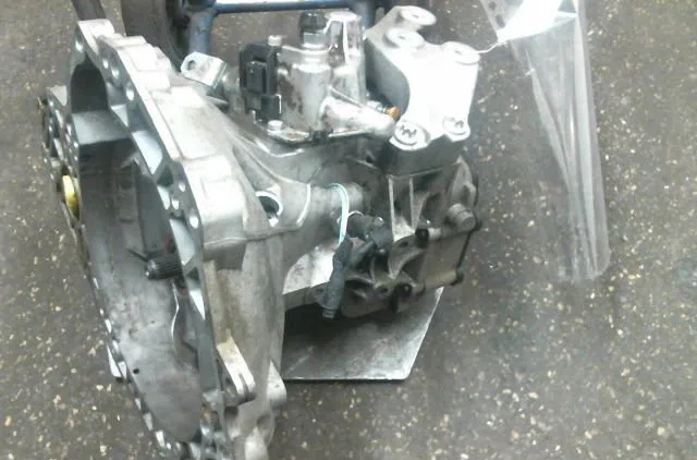 Boîte de vitesses manuelle OPEL CORSA V occasion — photo 2