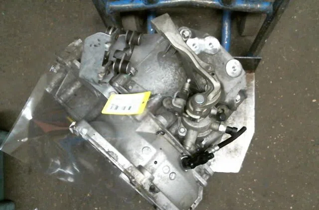 Boîte de vitesses manuelle Opel VECTRA C GTS (Z02) 1.9 cdti (f68) (2004-2009) occasion — photo 3