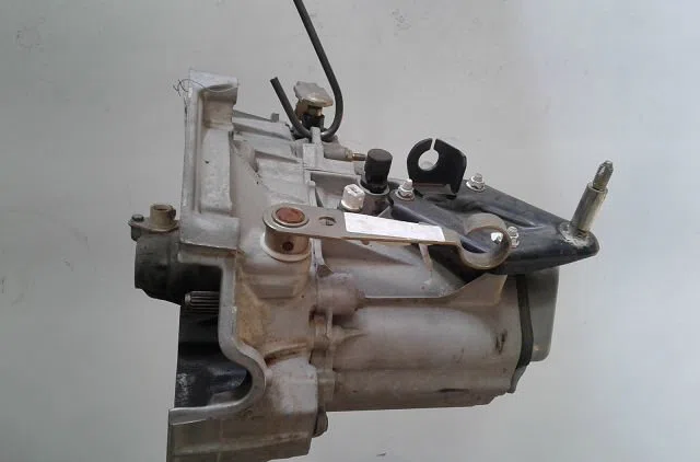 Boîte de vitesses manuelle PEUGEOT 106 occasion — photo 4