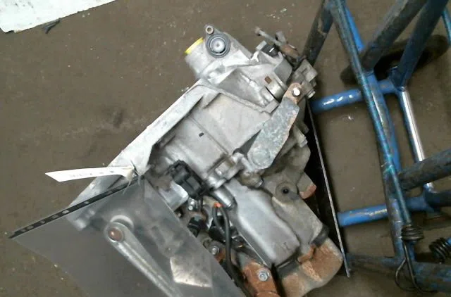 Boîte de vitesses manuelle Peugeot 206+ (2L_, 2M_) 1.4 i (2lkfwa, 2mkfwa) (2009-2013) 3 portes occasion — photo 3