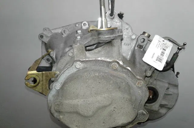 Boîte de vitesses manuelle Peugeot 206 3/5 portes (2A/C) 2.0 hdi 90 (1999-2009) 5 portes occasion — photo 3