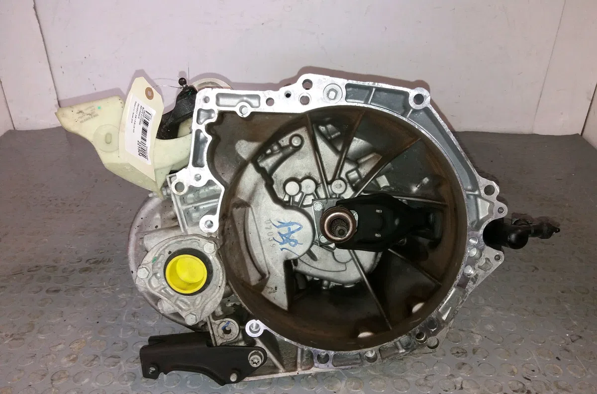 Boîte de vitesses manuelle Peugeot 208 I (CA_, CC_) 1.6 bluehdi 100 (2015) 5 portes occasion
