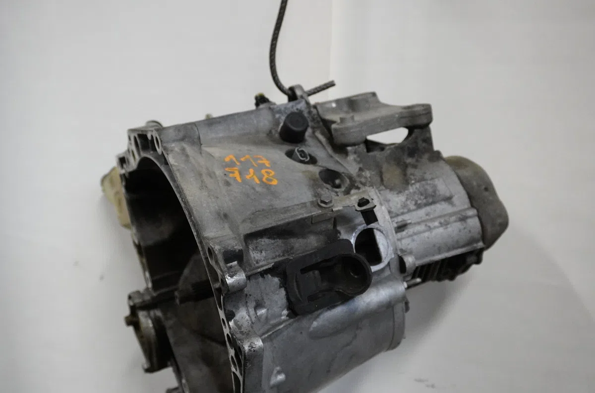 Boîte de vitesses manuelle Peugeot 208 I (CA_, CC_) 1.6 bluehdi 100 (2015) 5 portes occasion — photo 2
