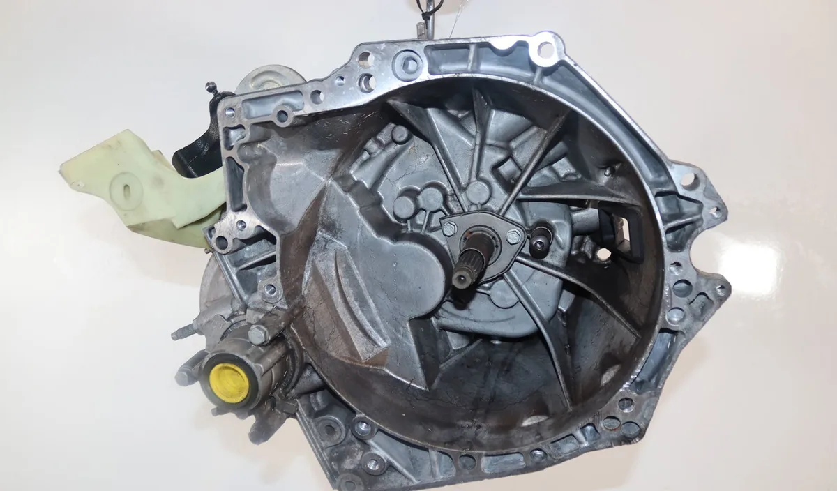 Boîte de vitesses manuelle Peugeot 208 I (CA_, CC_) 1.6 bluehdi 100 (2015) 5 portes occasion