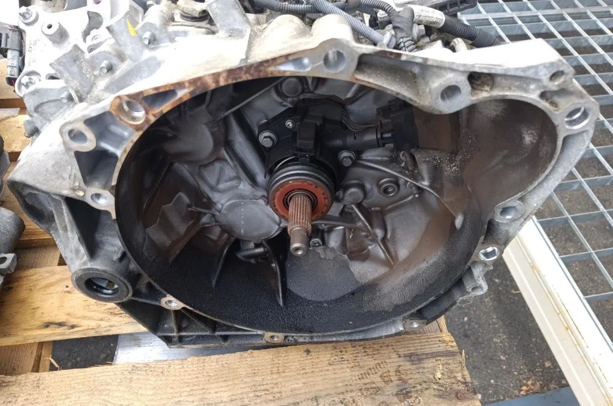 Boîte de vitesses manuelle Peugeot 3008 Monospace (0U_) 2.0 hdi hybrid4 (0urhca) (2011-2016) occasion — photo 3