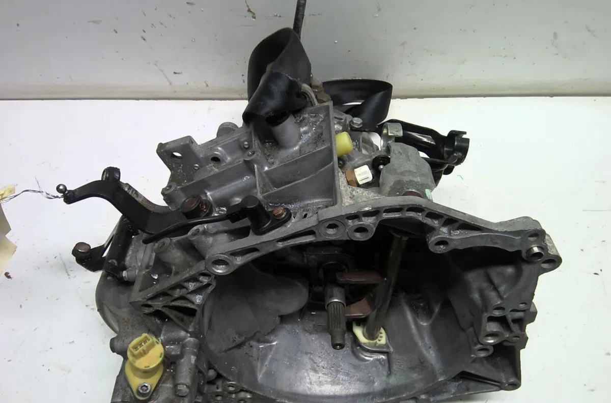 Boîte de vitesses manuelle Peugeot 406 Coupé (8C) 2.0 16v (1997-2004) 2 portes occasion — photo 2