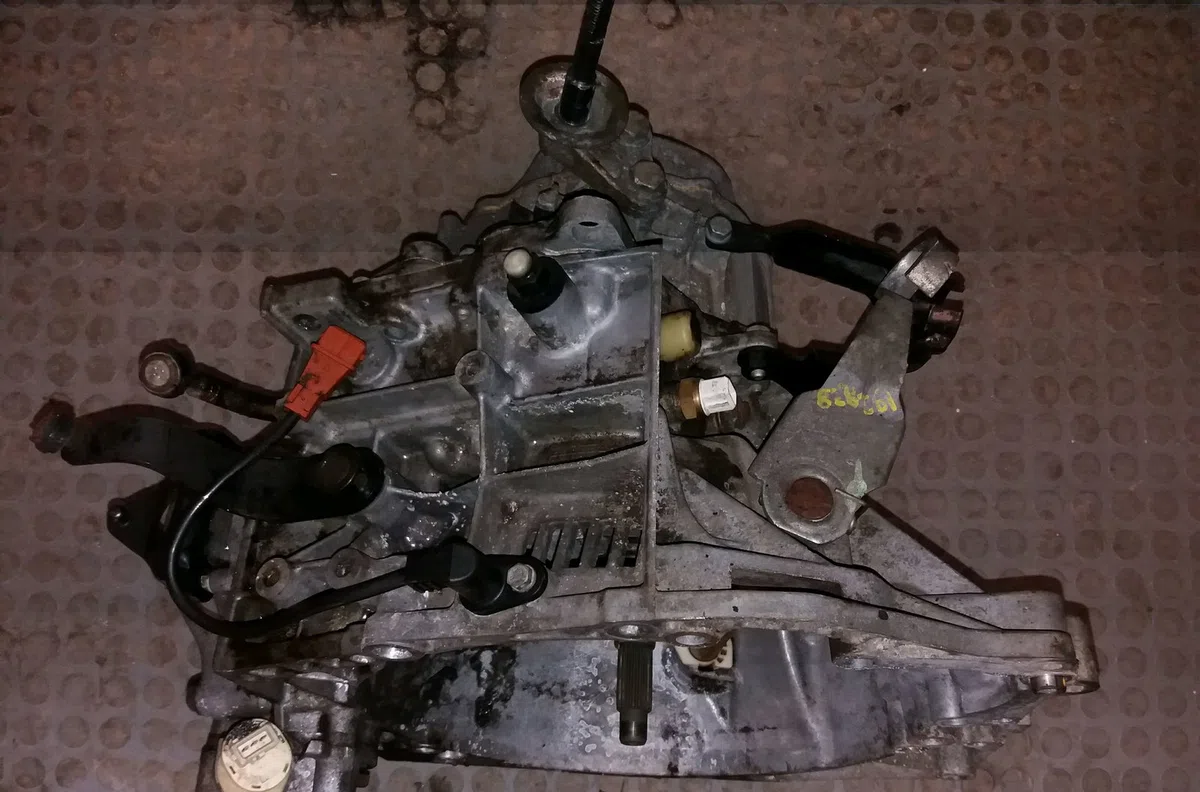 Boîte de vitesses manuelle Peugeot 406 Coupé (8C) 2.0 16v (1997-2004) 2 portes occasion — photo 2
