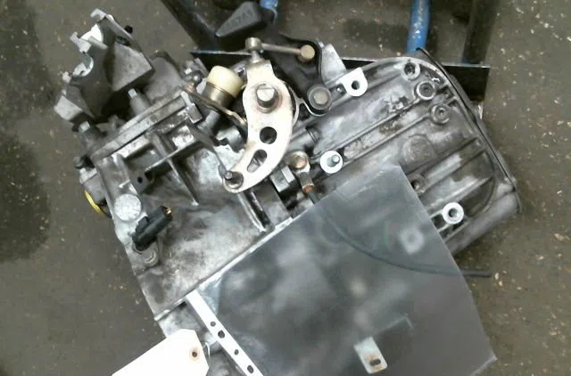 Boîte de vitesses manuelle Peugeot 407 SW (6E_) 2.2 (2004-2005) occasion — photo 2