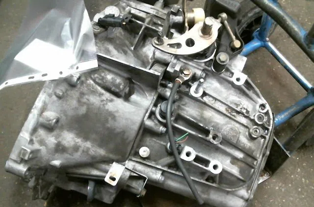 Boîte de vitesses manuelle Peugeot 407 SW (6E_) 2.2 (2004-2005) occasion — photo 3
