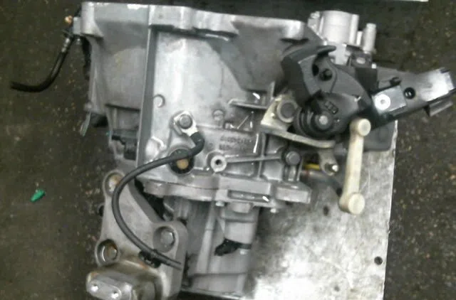 Boîte de vitesses manuelle Peugeot PARTNER Camionnette/Monospace (K9) 1.5 bluehdi 100 (2019) occasion — photo 3
