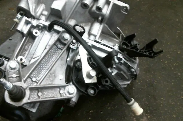 Boîte de vitesses manuelle Renault CLIO III (BR0-1, CR0-1) 1.2 16v (br02, br0j, br11, cr02, cr0j, cr11) (2005-2014) 5 portes occasion — photo 2