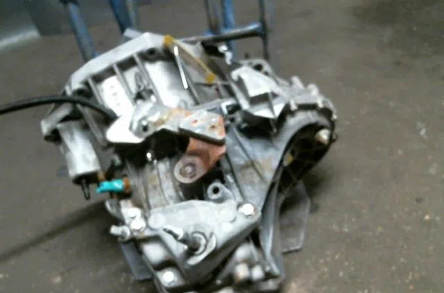 Boîte de vitesses manuelle Renault CLIO III (BR0/1, CR0/1) 1.5 dci (br0h, cr0h, cr1s, br1s) (2005-2014) 3 portes occasion — photo 2