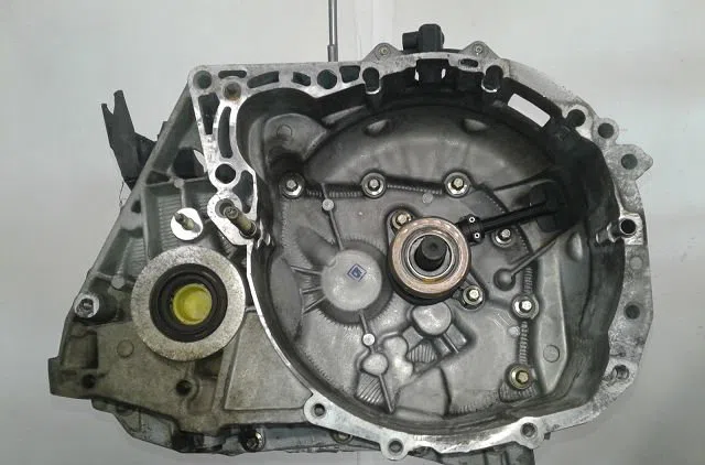 Boîte de vitesses manuelle Renault CLIO III (BR0/1, CR0/1) 1.5 dci (br17, cr17) (2005-2012) 5 portes occasion
