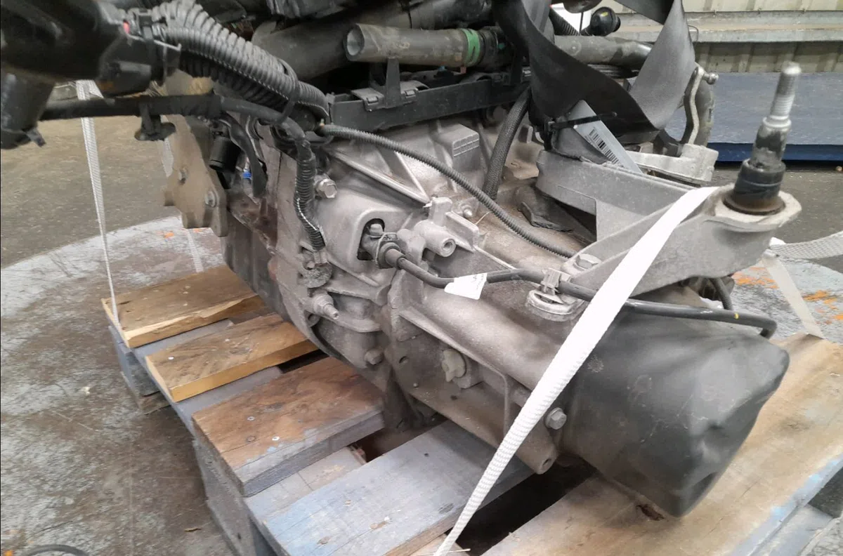 Boîte de vitesses manuelle Renault CLIO III Grandtour (KR0/1_) 1.2 16v (kr02, kr0j) (2008-2014) occasion — photo 4