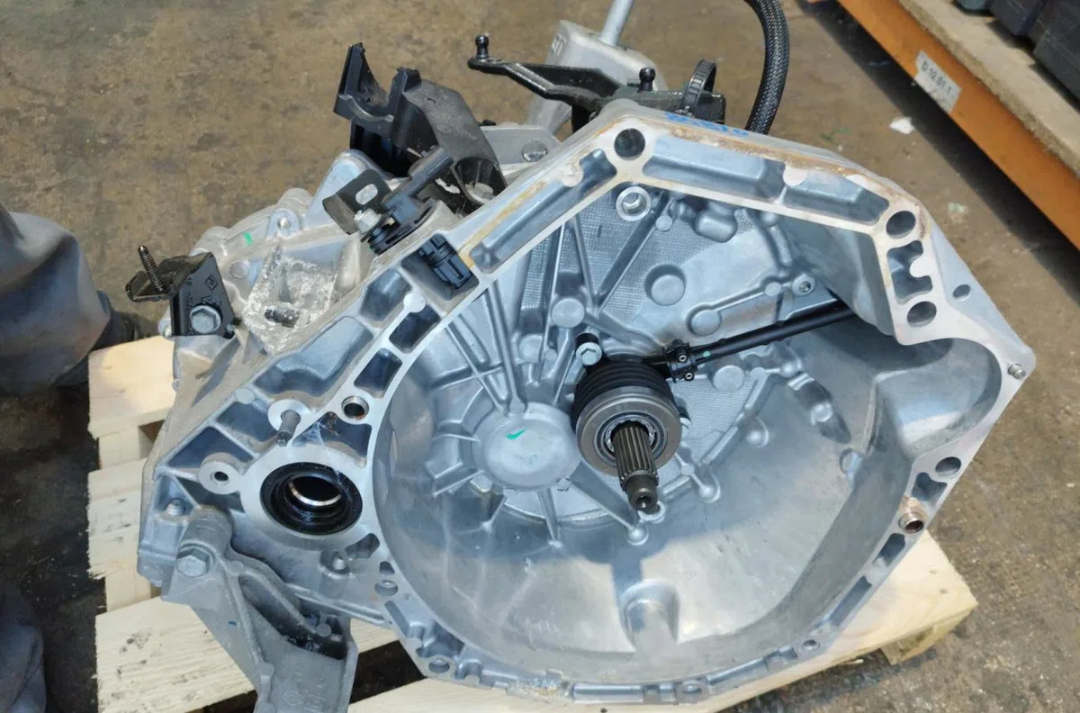 Boîte de vitesses manuelle RENAULT KANGOO 3 occasion — photo 2