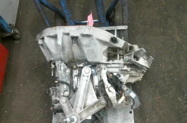 Boîte de vitesses manuelle Renault KANGOO Express (FW0-1_) 1.5 dci 90 (fw0g, fw05, fw08, fw11) (2009) 4 portes occasion — photo 4
