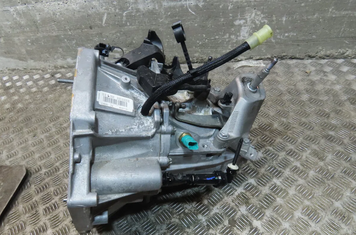 Boîte de vitesses manuelle Renault KANGOO III Monospace Blue dci 95 (kjab) (2021) occasion — photo 2