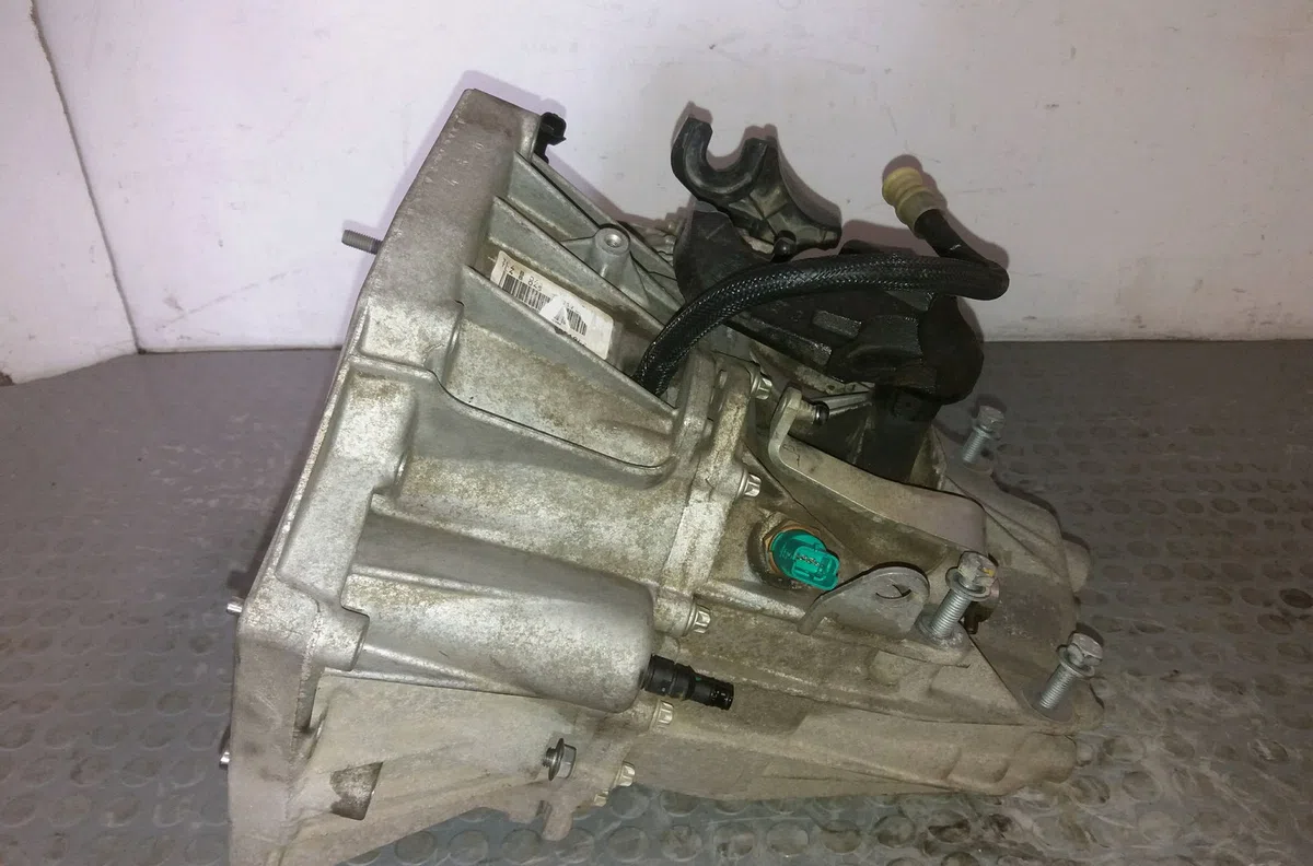 Boîte de vitesses manuelle Renault MEGANE III 3/5 portes (BZ0/1_, B3_) 1.5 dci (bz09, bz0d, bz1w, bz29, bz14) (2009) 5 portes occasion — photo 4