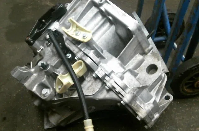 Boîte de vitesses manuelle Renault MEGANE III Coupé (DZ0/1_) 1.9 dci (dz0n, dz0j, dz1j, dz1k) (2008-2015) occasion — photo 2