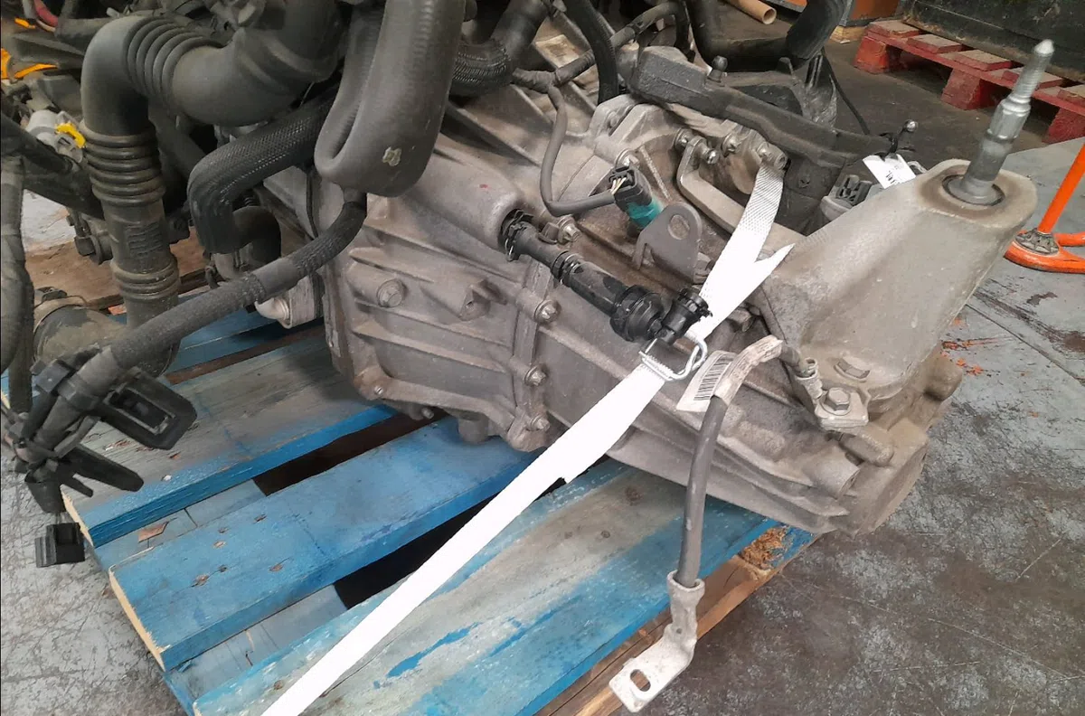 Boîte de vitesses manuelle Renault MEGANE IV 3/5 portes (B9A/M/N_) 1.2 tce 130 (b9mr) (2015) 5 portes occasion — photo 2