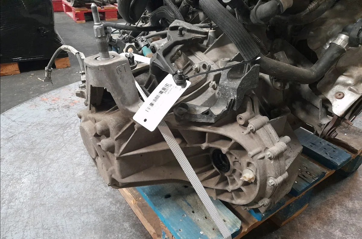 Boîte de vitesses manuelle Renault MEGANE IV 3/5 portes (B9A/M/N_) 1.2 tce 130 (b9mr) (2015) 5 portes occasion — photo 3