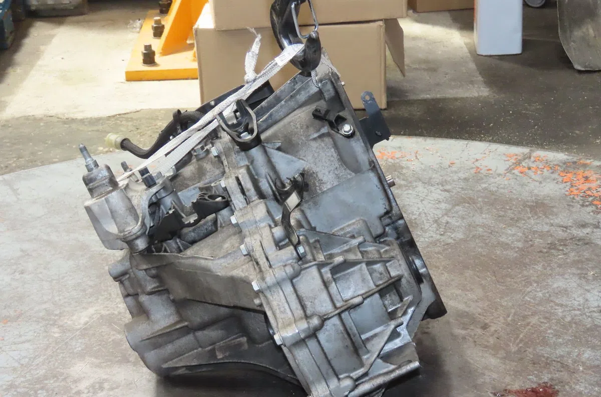 Boîte de vitesses manuelle Renault MEGANE IV 3/5 portes (B9A/M/N_) 1.6 dci 130 (b9a4) (2015) occasion — photo 2