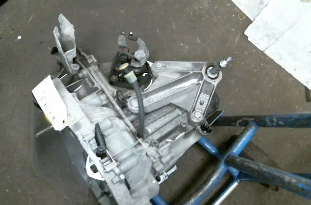 Boîte de vitesses manuelle RENAULT MEGANE occasion — photo 3
