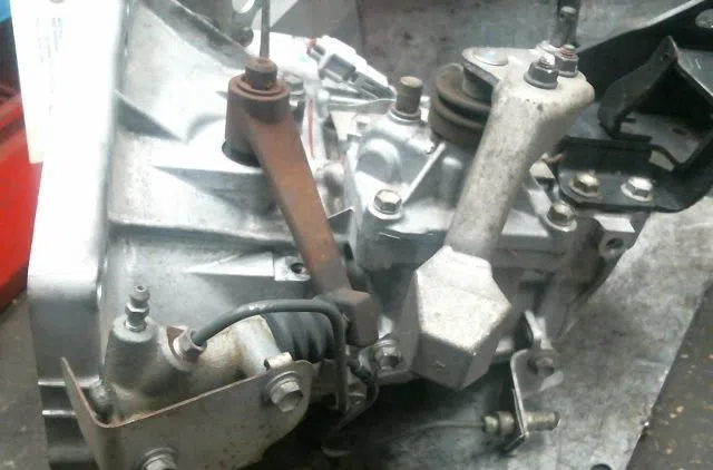 Boîte de vitesses manuelle TOYOTA YARIS 1.0 VVT-I occasion — photo 2