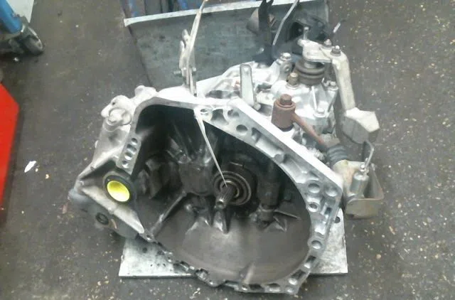 Boîte de vitesses manuelle TOYOTA YARIS 1.0 VVT-I occasion — photo 3