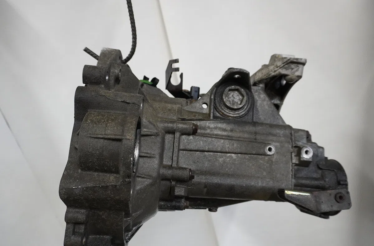 Boîte de vitesses manuelle Volkswagen GOLF IV (1J1) 1.4 16v (1997-2004) 5 portes occasion — photo 2