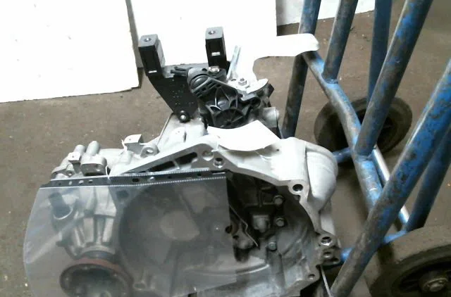 Boîte de vitesses manuelle Volkswagen POLO V (6R1, 6C1) 1.2 tdi (2009) 5 portes occasion — photo 2