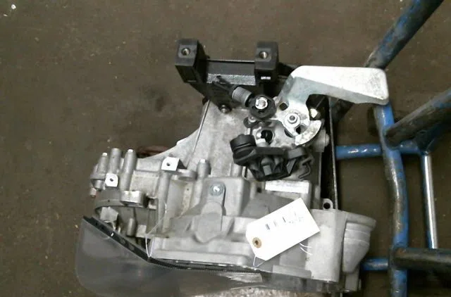 Boîte de vitesses manuelle Volkswagen POLO V (6R1, 6C1) 1.2 tdi (2009) 5 portes occasion — photo 3