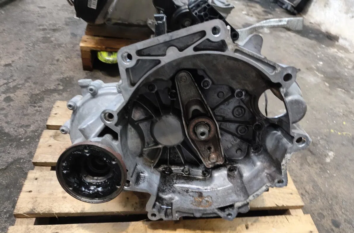 Boîte de vitesses manuelle Volkswagen POLO V (6R1, 6C1) 1.2 tsi 16v (2014-2017) 5 portes occasion — photo 2
