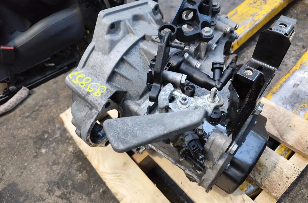 Boîte de vitesses manuelle Volkswagen POLO V (6R1, 6C1) 1.6 tdi (2009) 5 portes occasion — photo 2