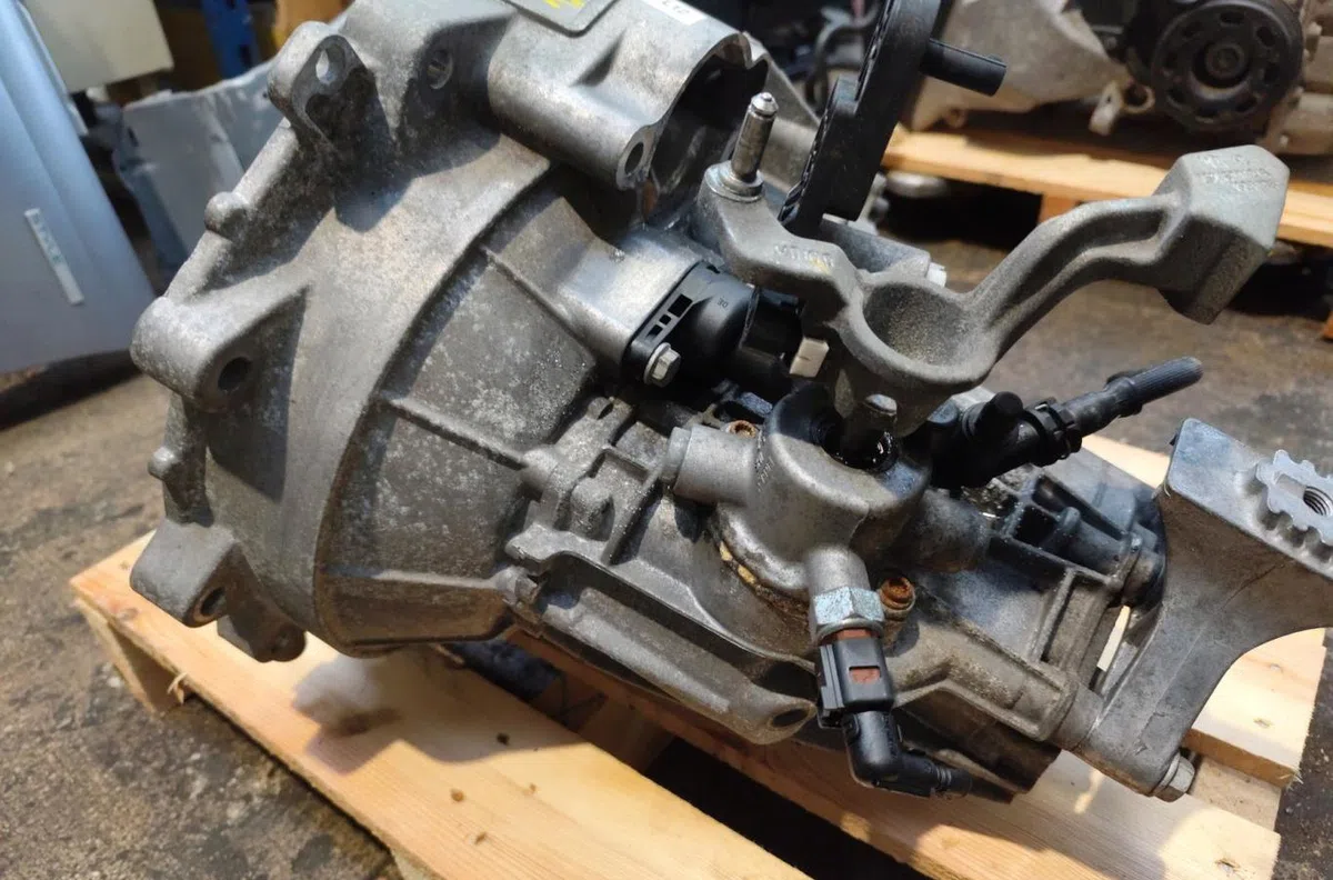 Boîte de vitesses manuelle VOLKSWAGEN UP occasion — photo 2