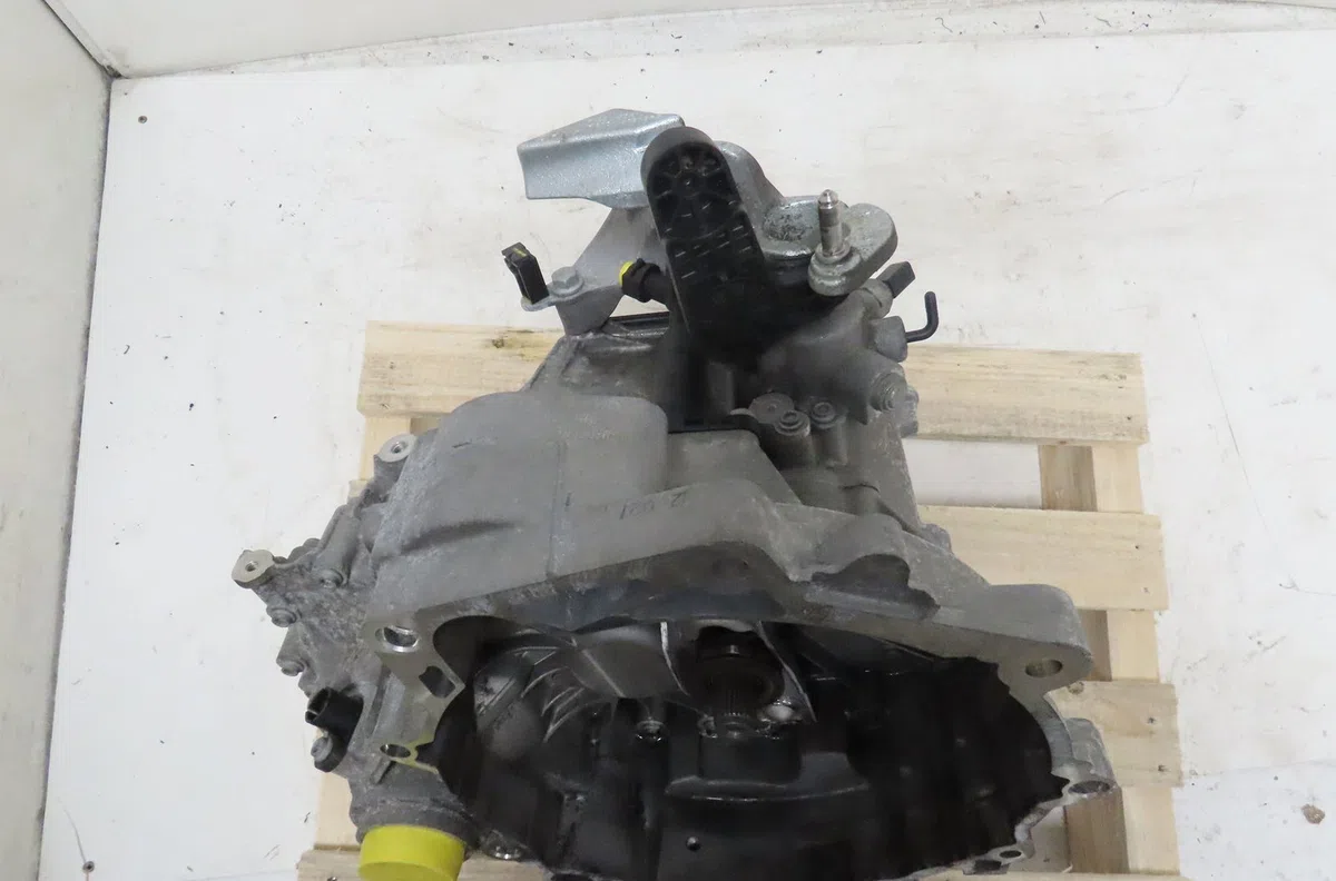 Boîte de vitesses manuelle VOLKSWAGEN UP occasion — photo 2