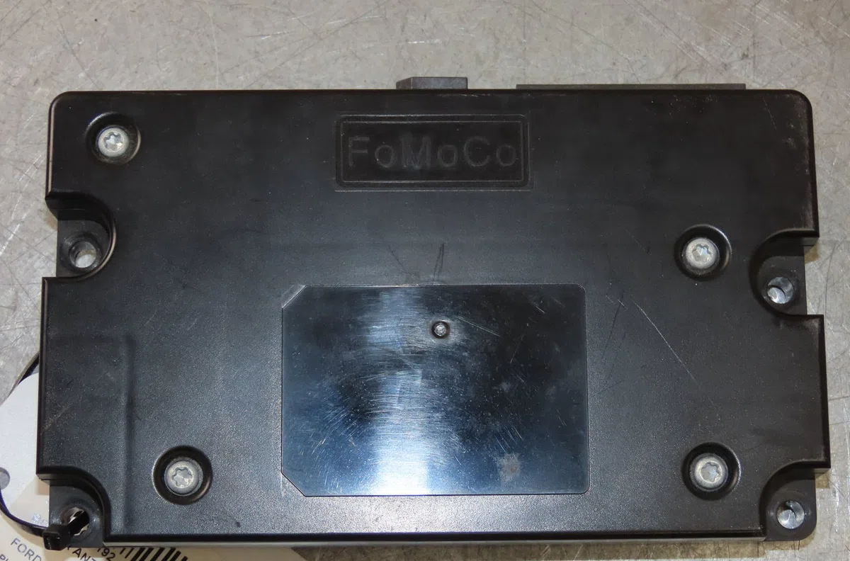 Boitier antenne elec FORD ECOSPORT occasion — photo 4