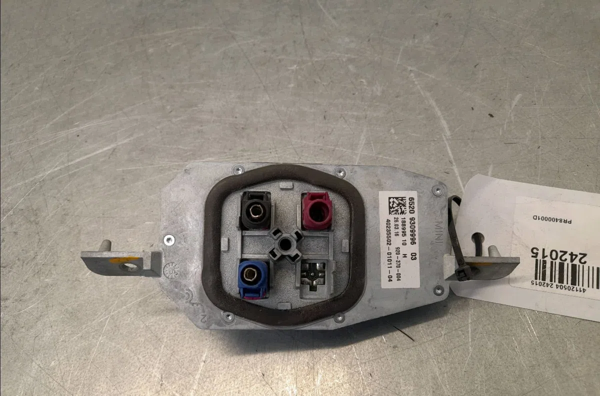 Boitier antenne elec Mini MINI Décapotable (F57) Cooper s (2014) occasion — photo 2