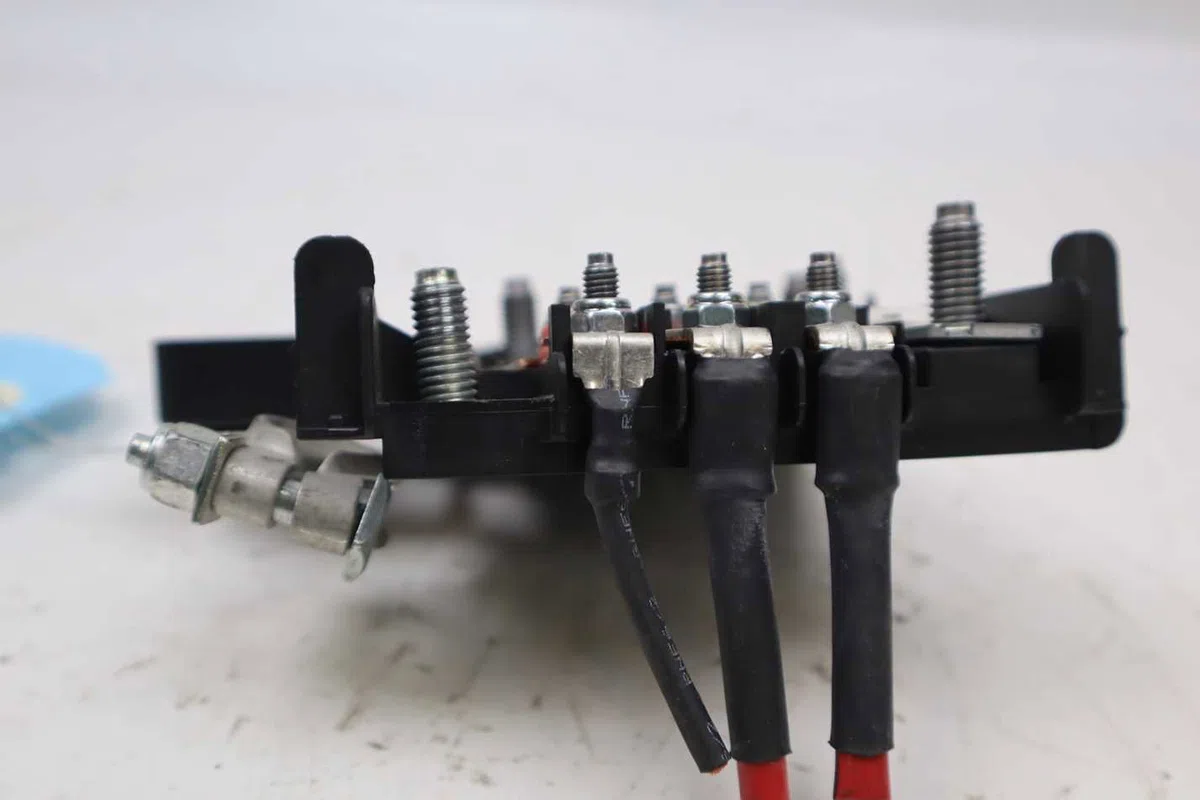 Boitier de batterie de traction Alfa romeo STELVIO (949_) 2.0 q4 (949.axa2a) (2016) occasion — photo 3