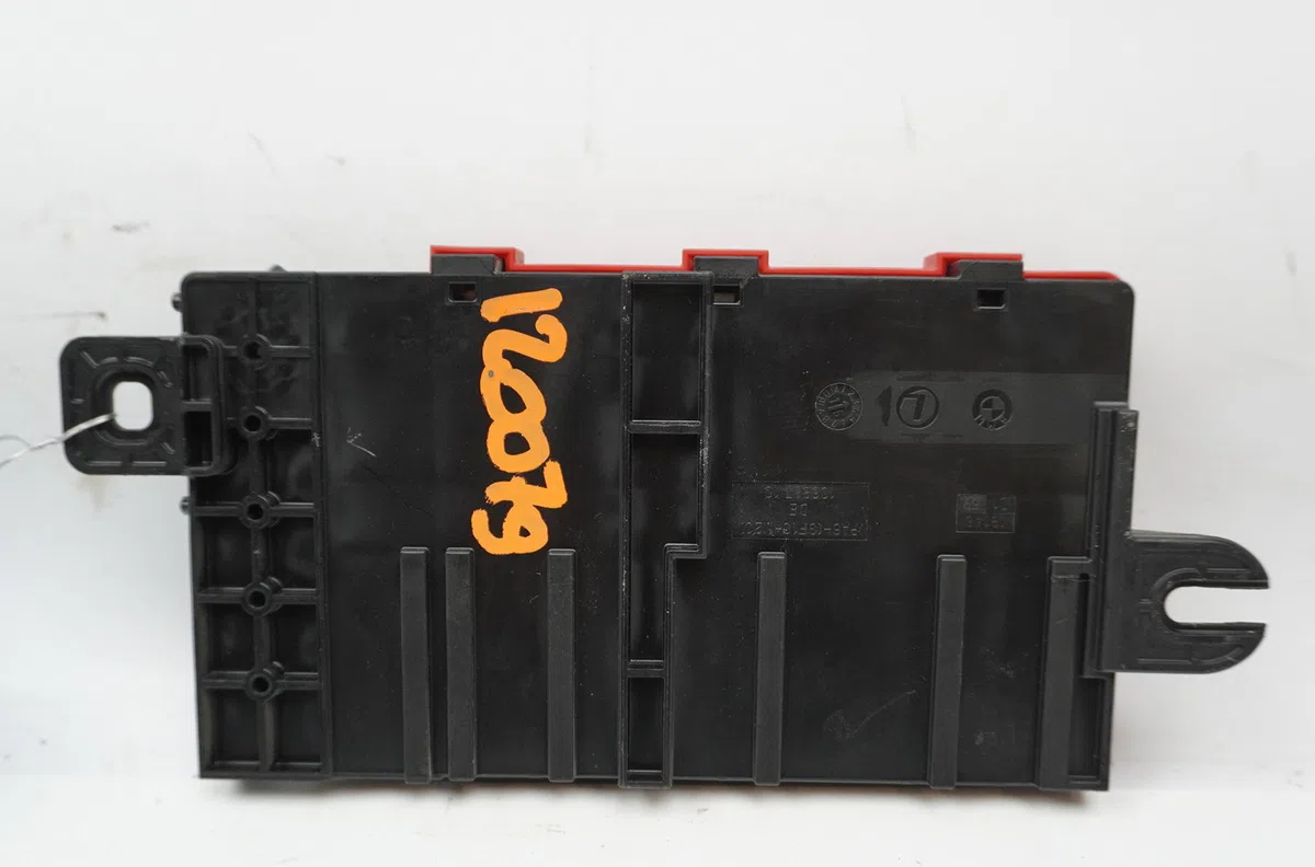 Boitier de batterie de traction B.M.W. SERIE 3 VI  2.0D 136ch occasion — photo 4