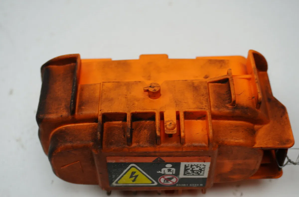 Boitier de batterie de traction Dacia JOGGER 1.6 hybrid 140 (2023) occasion