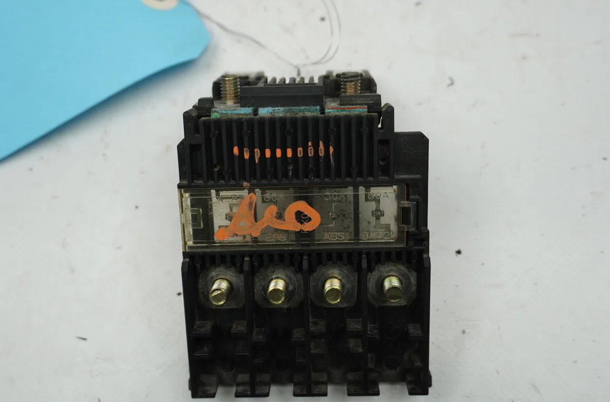 Boitier de batterie de traction Mitsubishi COLT VI (Z3_A, Z2_A) 1.3 (z21a) (2004-2012) occasion — photo 4